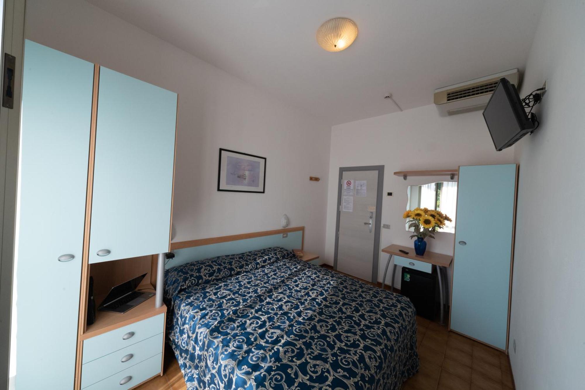 Hotel Etna Riccione Buitenkant foto