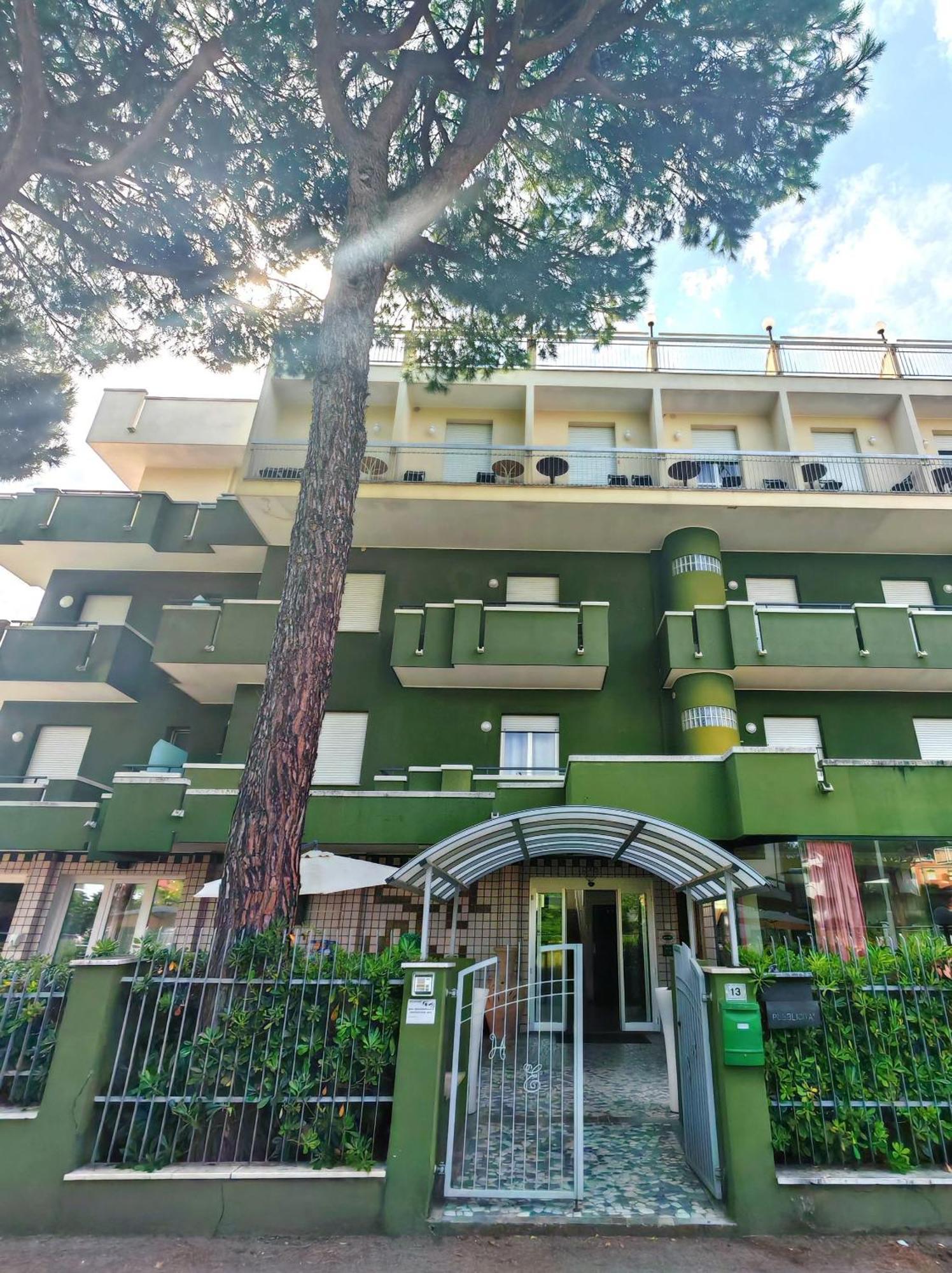 Hotel Etna Riccione Buitenkant foto