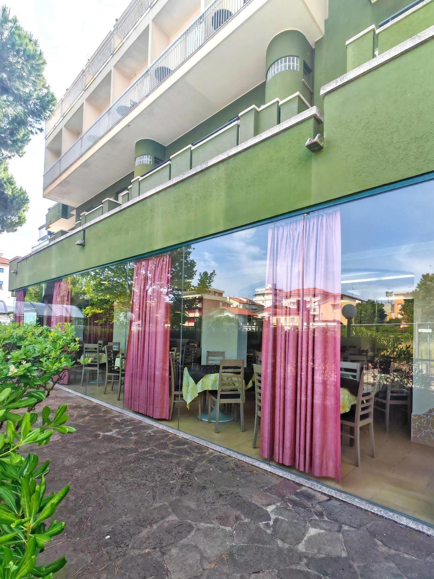 Hotel Etna Riccione Buitenkant foto